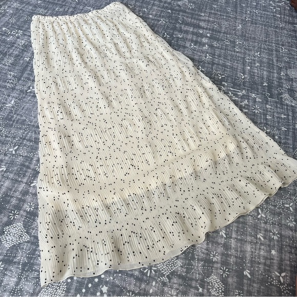 Skirt - Picture 3 of 8